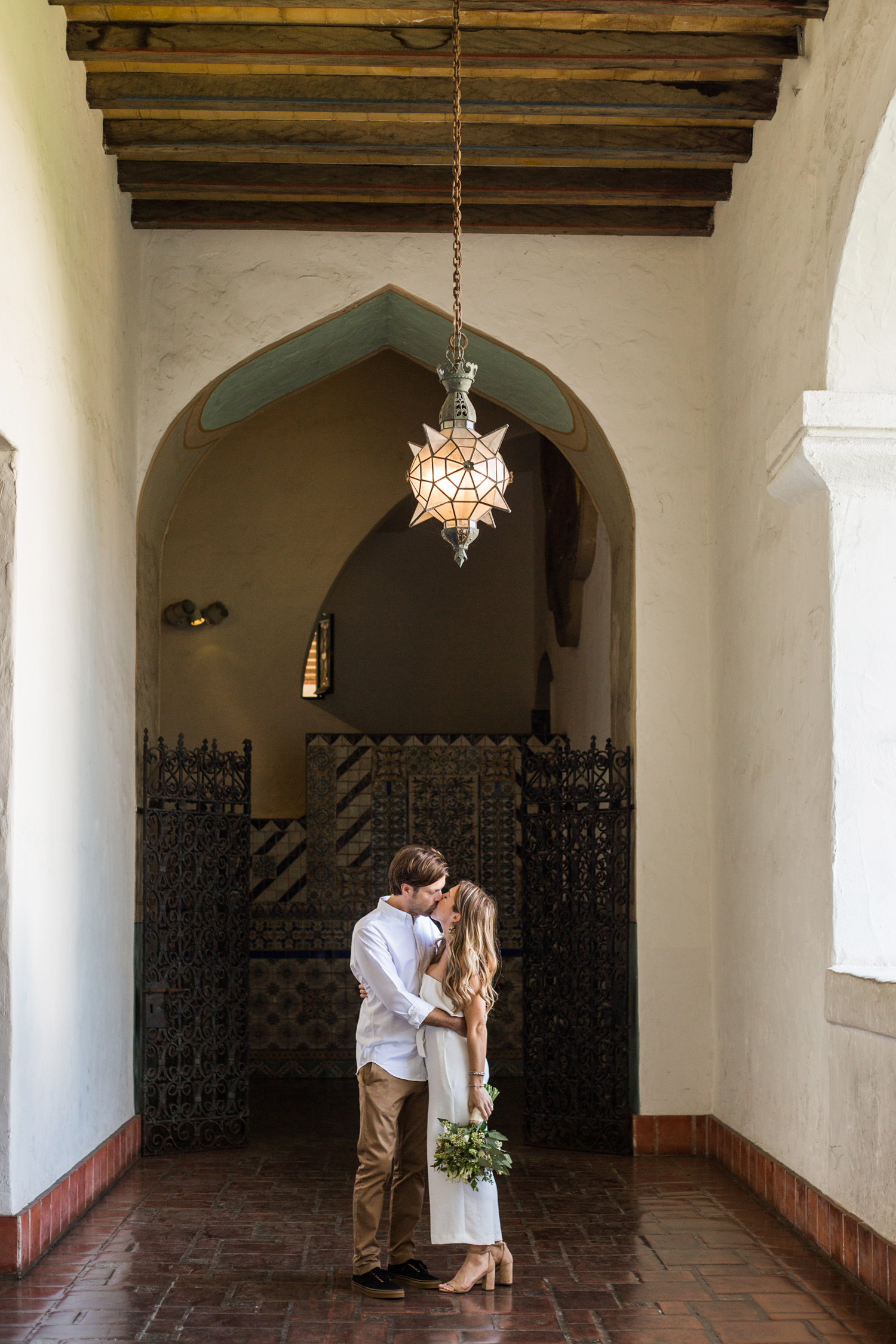 Relaxed elopement Santa Barbara Courthouse